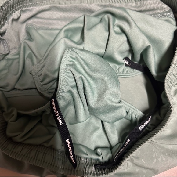 Nike Dri Fit Running Green Pattern Shorts Pocket Size Medium Athletic - Picture 10 of 11